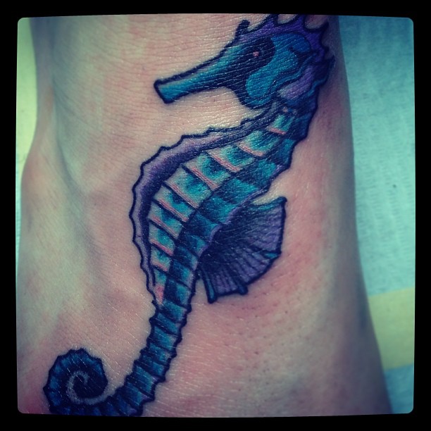 30 Vibrant and Captivating Seahorse Tattoo Ideas for Men & Women in 2024