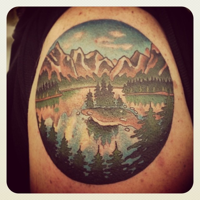 We are open 12-5 today!! (Tattoo by @prairietats) 