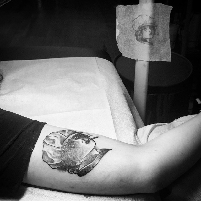 @gerrykramer tattooed a drawing out of his wannado book.  Come down to 826 Fort Street and check out our artists wannado books. You might find something you wanna-do!  We are open til 6pm. 
