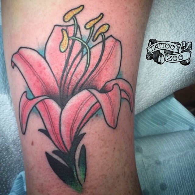 We are open 12-5!!! We love walk-ins!! Come see us at 826 Fort Street. #welovetattooingyou (tattoo by @gerrykramer)