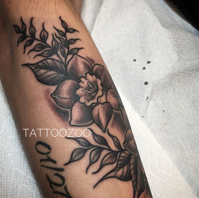 @tamitattoos is available to sling ink all day Wednesday for Walk-in Wednesday this week!! We are located at 826 Fort Street and open at 11am.