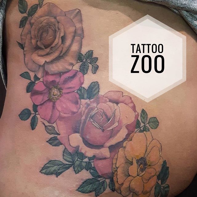 Beautiful flowers by @marymadsentattoos Call 250-361-1952 to book time.