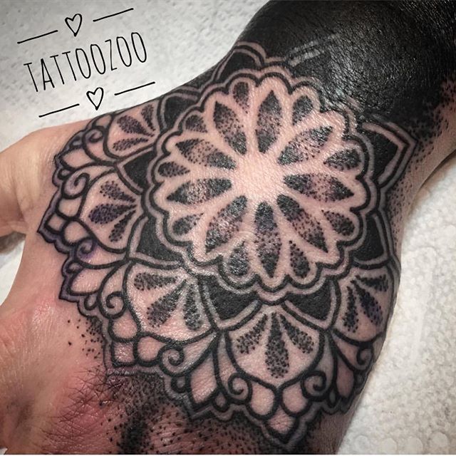 The Queen of .d:o:t:s. @tamitattoos slays every damn day! Call 250-361-1952 to book your free consultation.