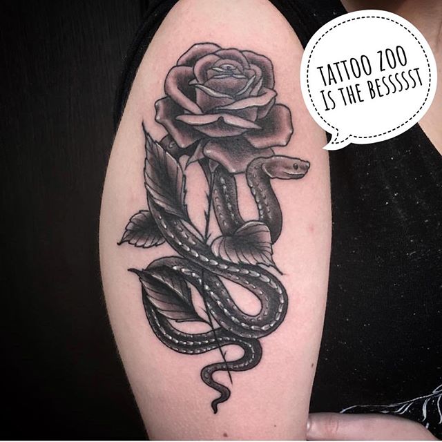 Snakes are awesome. (tattoo by @tamitattoos) Call 250-361-1952 to book time or visit us at 826 Fort Street.