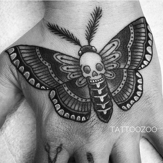 It rubs the lotion on its skin... (tattoo by @tamitattoos) Call 250-361-1952 to book time.