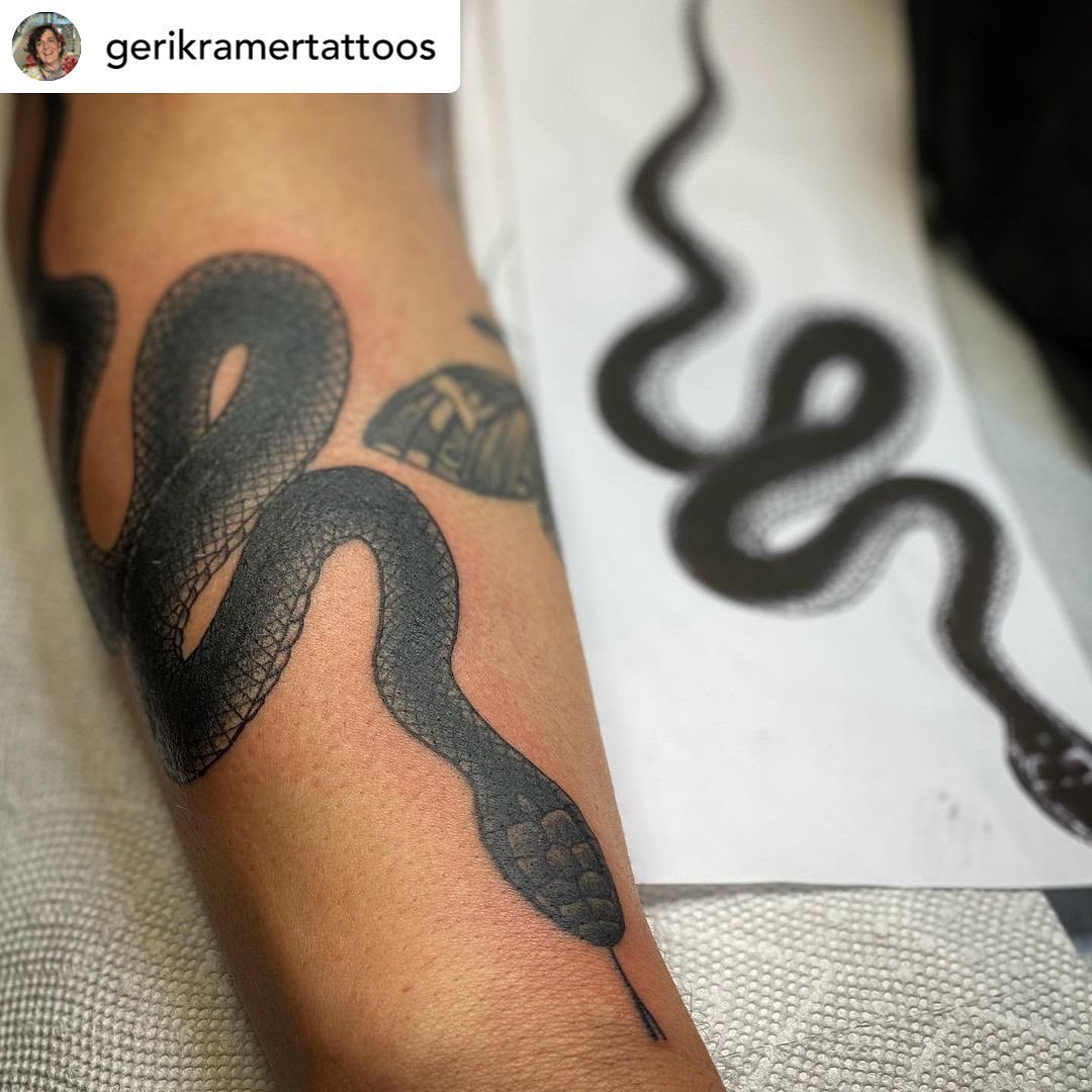 • @gerikramertattoos I am always going to say yes to something snake related. There’s something about snakes that have always drawn me to them my whole life, and I just can’t help but fall in love a little bit with tattoo I get to make of them.It must be something about the combination of cute and danger that just really grabs my heart. Plus there’s so much visible interest in their body shapes and patterns.We based this lil noodle off of an eastern black racer. They’ve even got a cool name!! Anyways, long story short - I think snakes are awesome and you should get one from me. 🥰My books are closed to new submissions, because you have all completely overwhelmed me with really great projects!! They will not be reopening until February 2022. Thank you for your continued trust. 🤩........#TransTattooer #TransTattooArtist#TransTattooArtists #Transgender #trnbTattooists #Trans #Transtttism #QueerTattooer #TransWoman #QueerTattooArtist #QueerArtist #qttr #VictoriaTattooer #VictoriaTattooArtist#VictoriaBC #WeLoveTattooingYou #TattooZoo