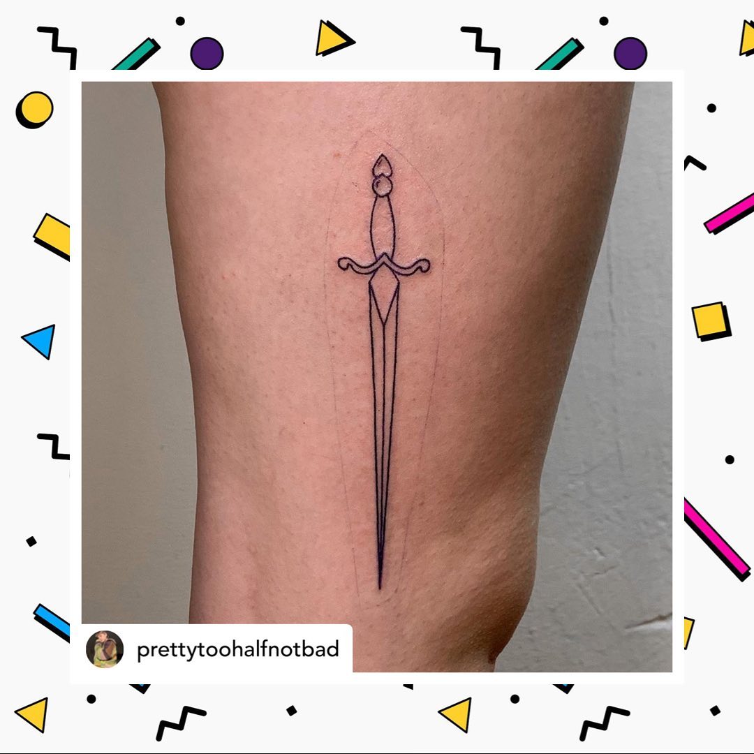Is this a dagger which I see before me, The handle toward my hand? Come, let me clutch thee. 🗡 Tattoo by @prettytoohalfnotbad Click link in bio to book!!