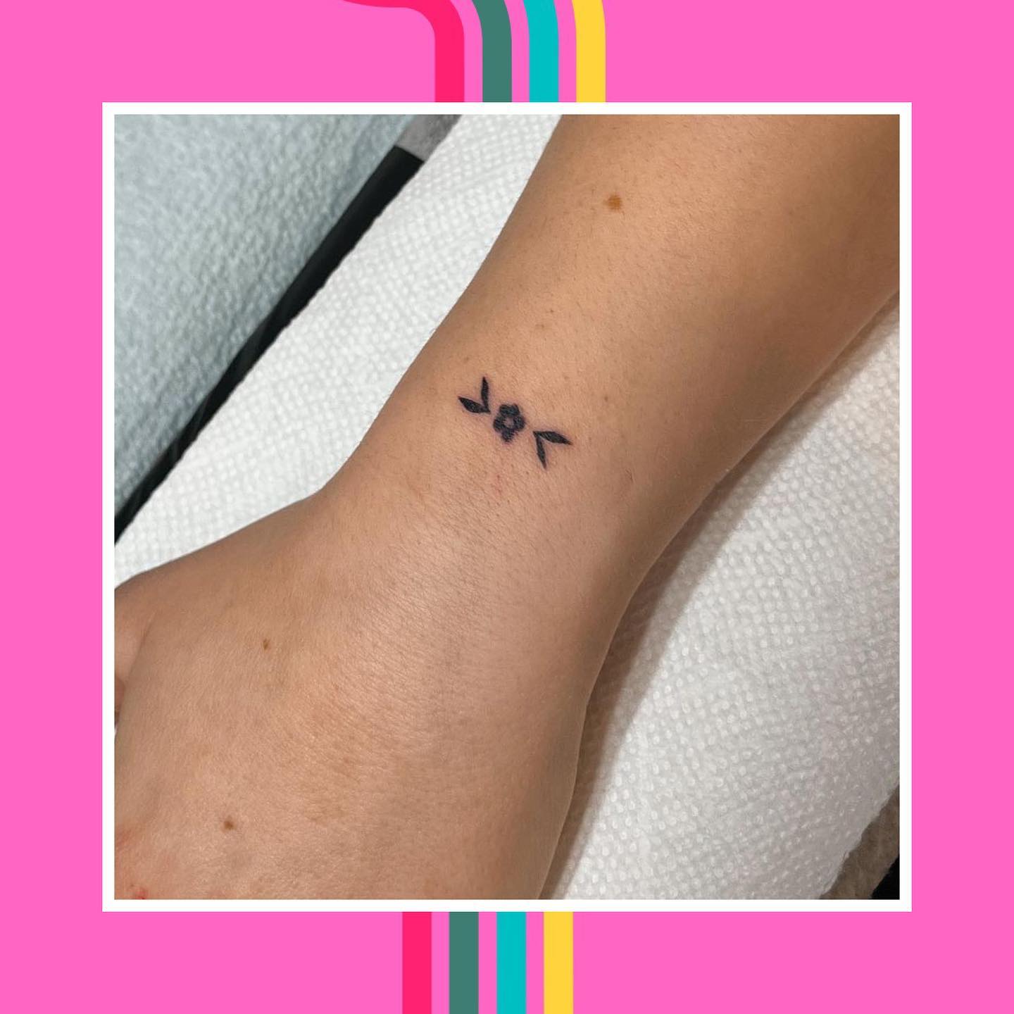 Teensy tiny tattoo by @charlie.labz Link in bio to book.
